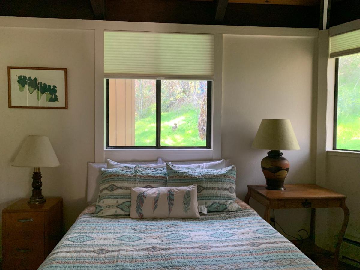 Rustridge Ranch & Winery Bed & Breakfast Света Елена Екстериор снимка