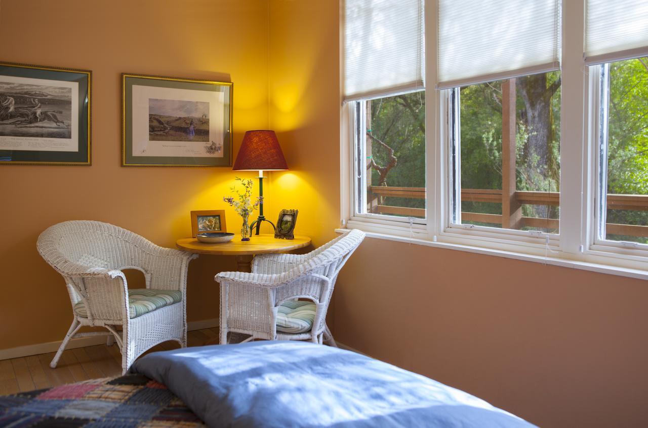 Rustridge Ranch & Winery Bed & Breakfast Света Елена Стая снимка