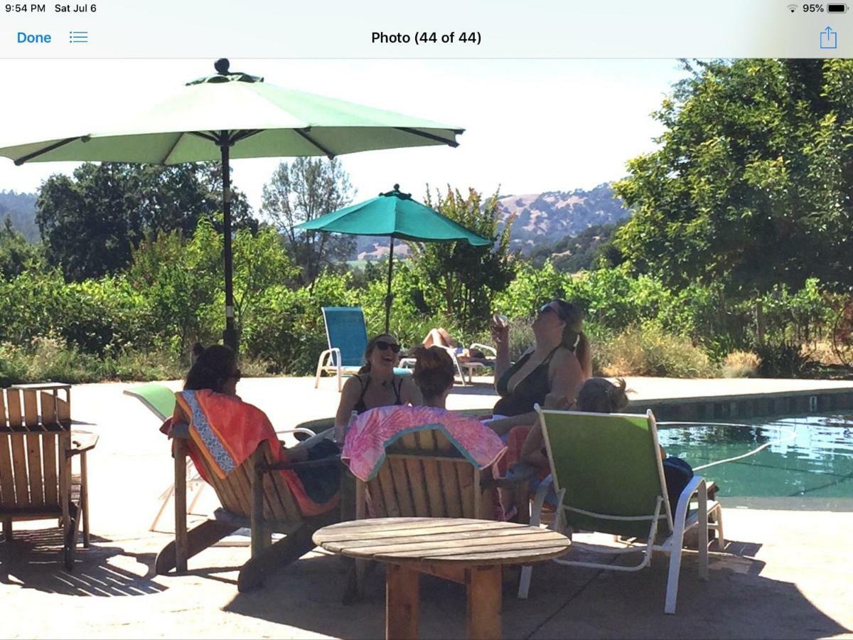 Rustridge Ranch & Winery Bed & Breakfast Света Елена Екстериор снимка