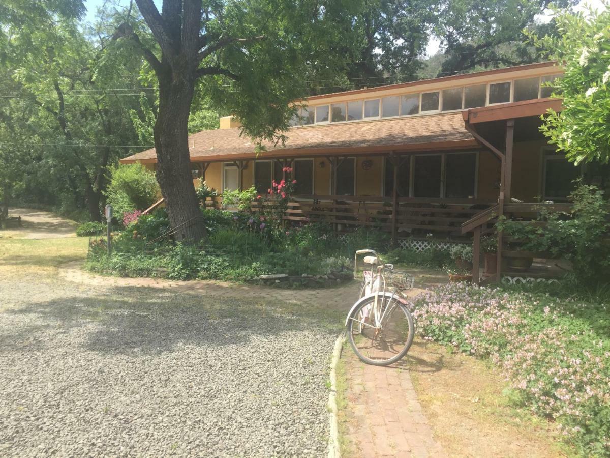 Rustridge Ranch & Winery Bed & Breakfast Света Елена Екстериор снимка